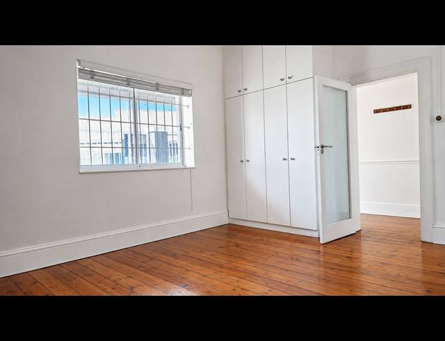 2 bed property to rent in WOODSTOCK